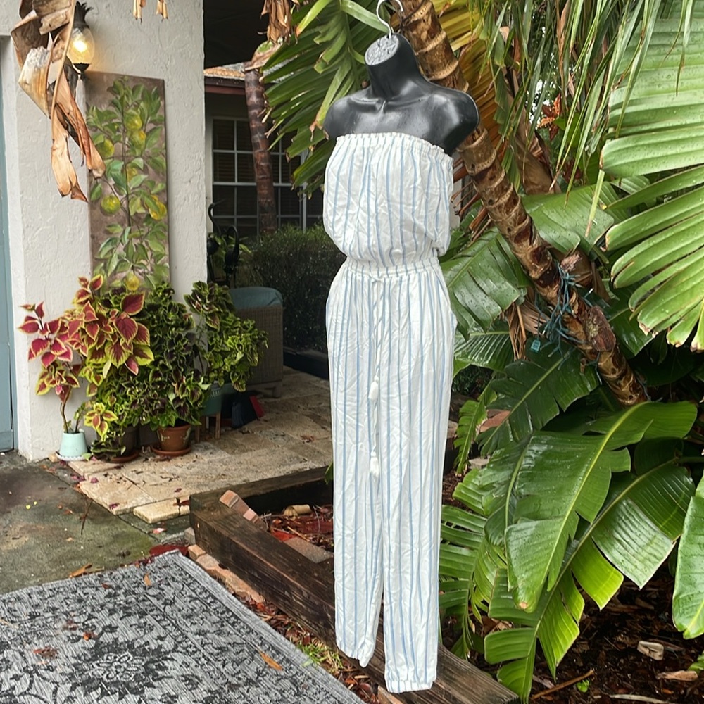Strapless striped jumpsuit with pockets